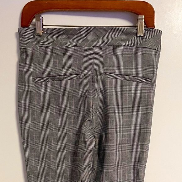 Capri Pants - Picture 1 of 4